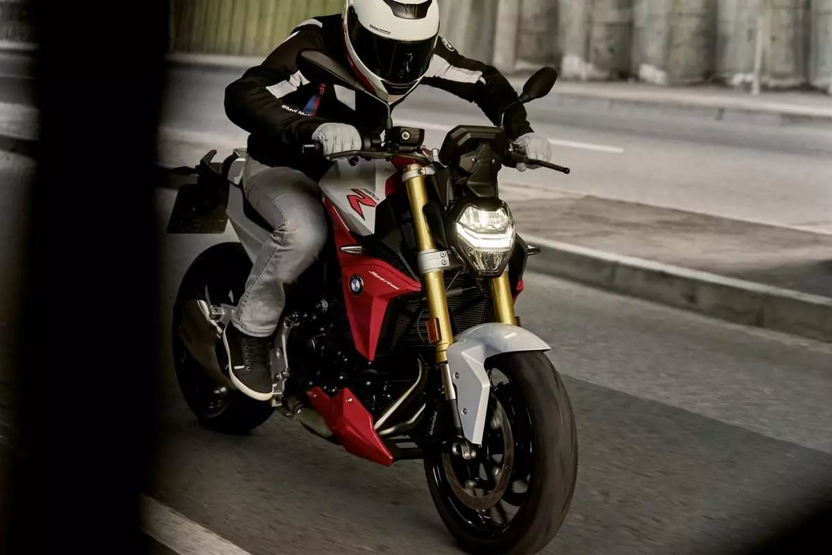 You are currently viewing Moto BMW éligibles au permis A2 – Découvrez vos options excitantes !
