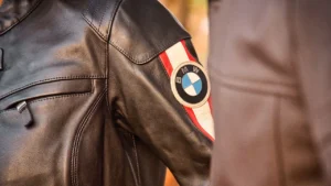 Lire la suite à propos de l’article Veste moto BMW : protection et style au quotidien